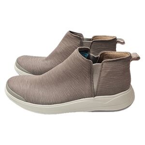 BZees Tempo Chelsea Booties Morel Latte Stretch Fabric Womens 7.5